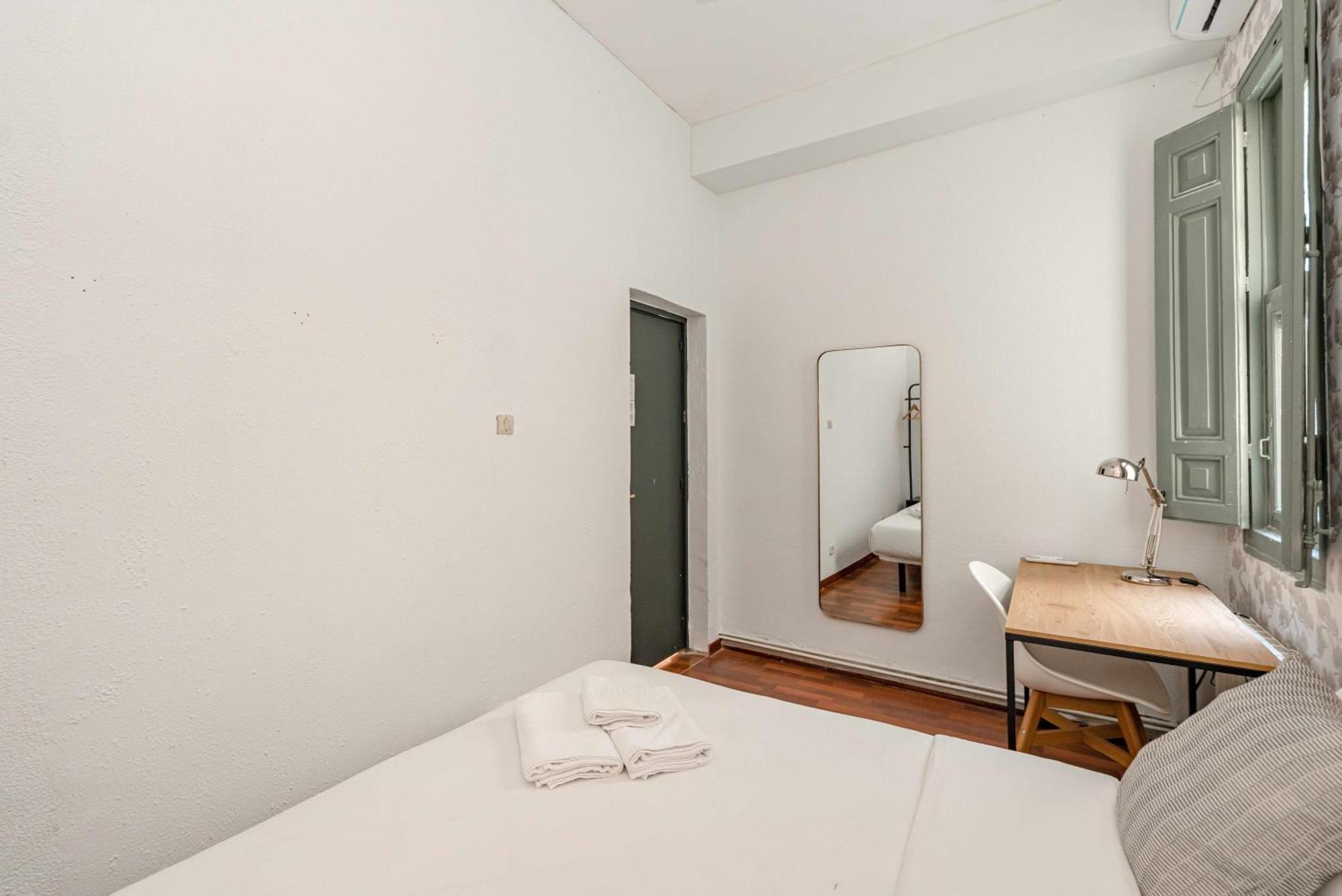 Sol Y Tirso Rooms Madrid Exterior foto